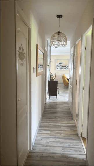 Couloir peint et rénové à neuf