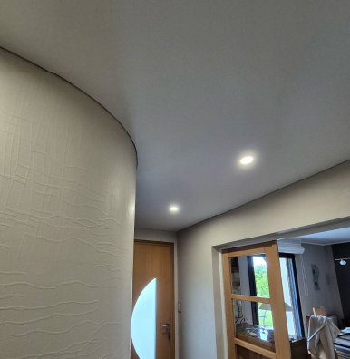 Plafond tendu chez un particulier dans le cadre d'une rénovation